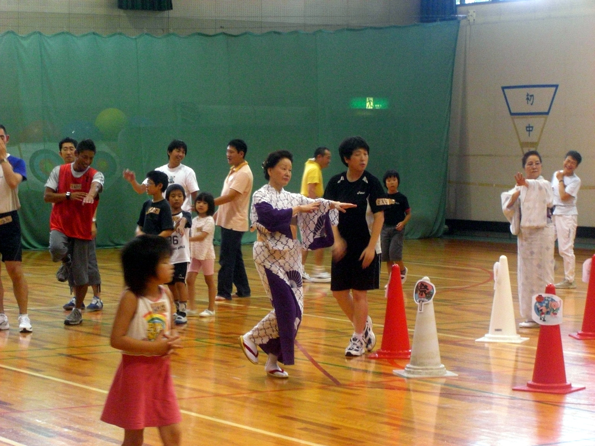日曜広場より ・・・盆踊りです。 CIMG2813 - 日曜広場より ・・・盆踊りです。