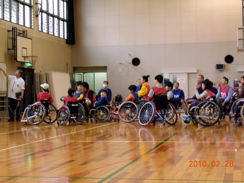 レッツ車いすバスケより ・・・試合を楽しんでいます。 DSCN0866 - レッツ車いすバスケより ・・・試合を楽しんでいます。