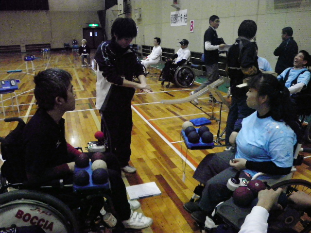 第8回多摩ボッチャ大会より ・・・試合を楽しみました。 IMGP9033 - 第8回多摩ボッチャ大会より ・・・試合を楽しみました。