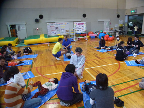 親子で楽しむ体操教室より ・・・3クラスで実施しています。 RIMG3097 - 親子で楽しむ体操教室より ・・・3クラスで実施しています。